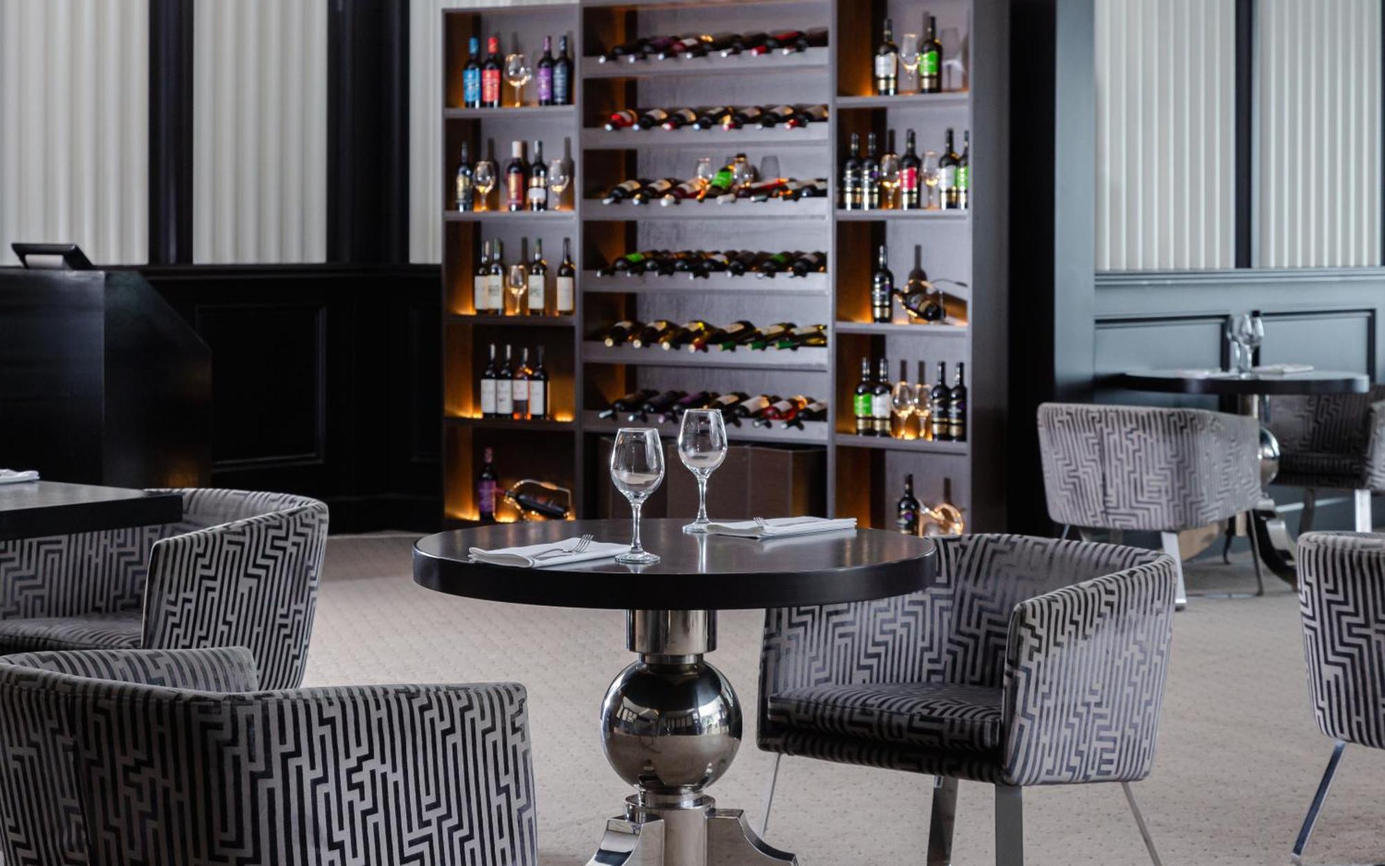 Qalaalti Hotel & Spa 加拉尔蒂 外观 照片 The bar at the hotel